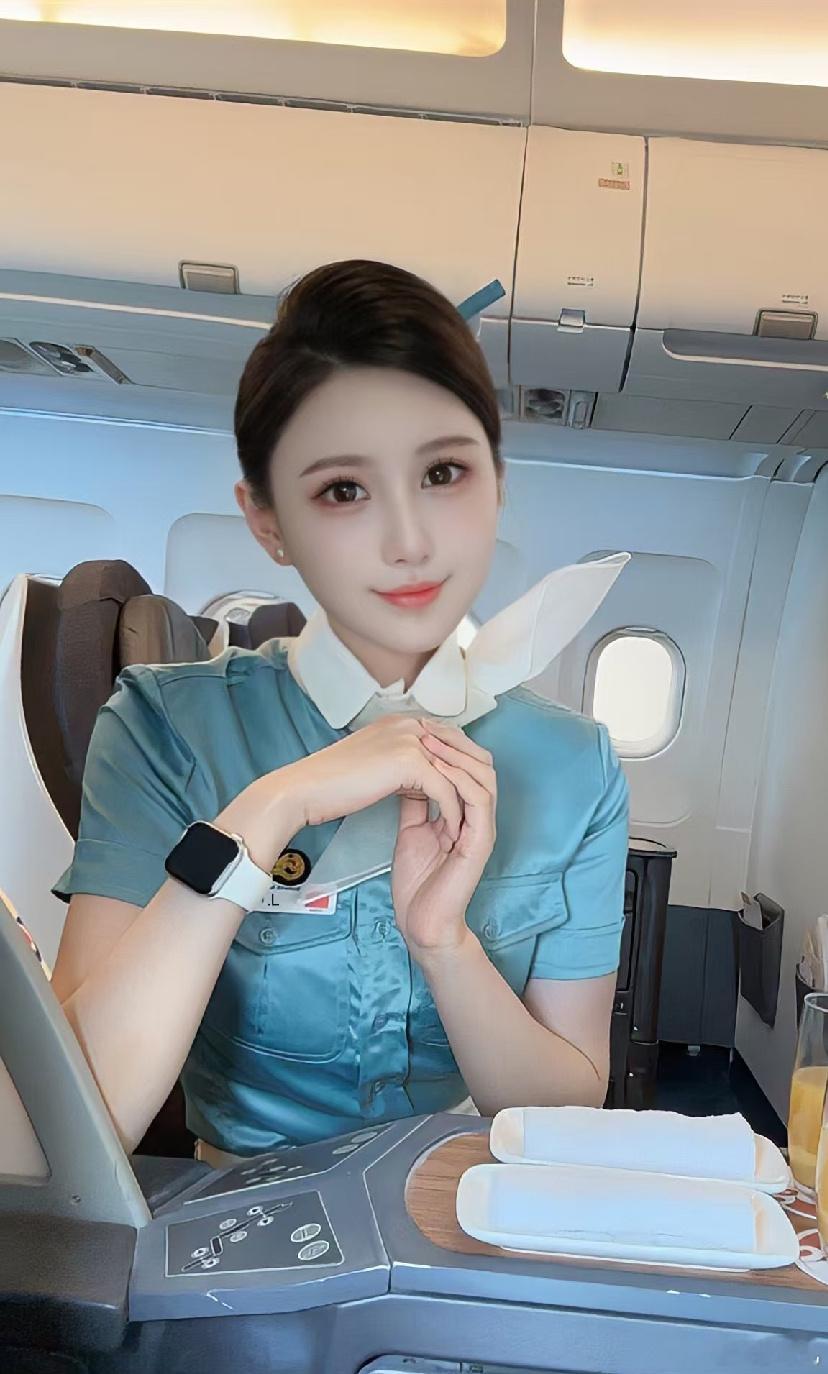 最美的大韩空姐，又美又飒。​​​
