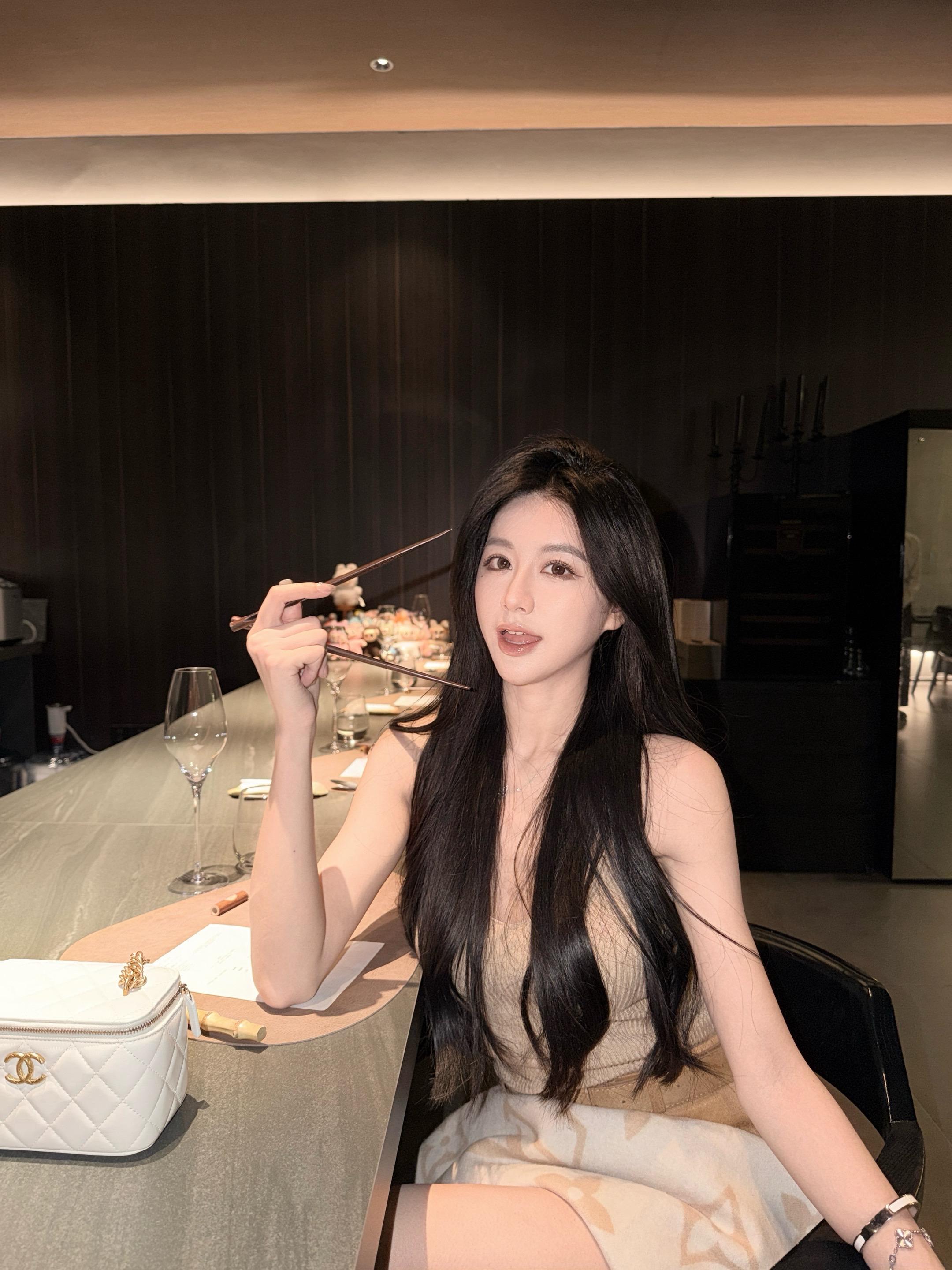 那天自以为牵的是你的手  结果是鱼钩 你m的