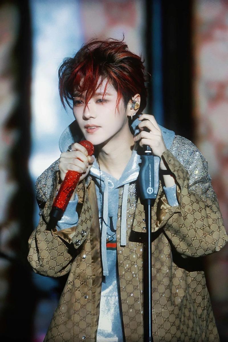 鹿晗给所有的男人上了一课，感情原本是没有错的，但千万不要陪伴另一半长大，无论男女