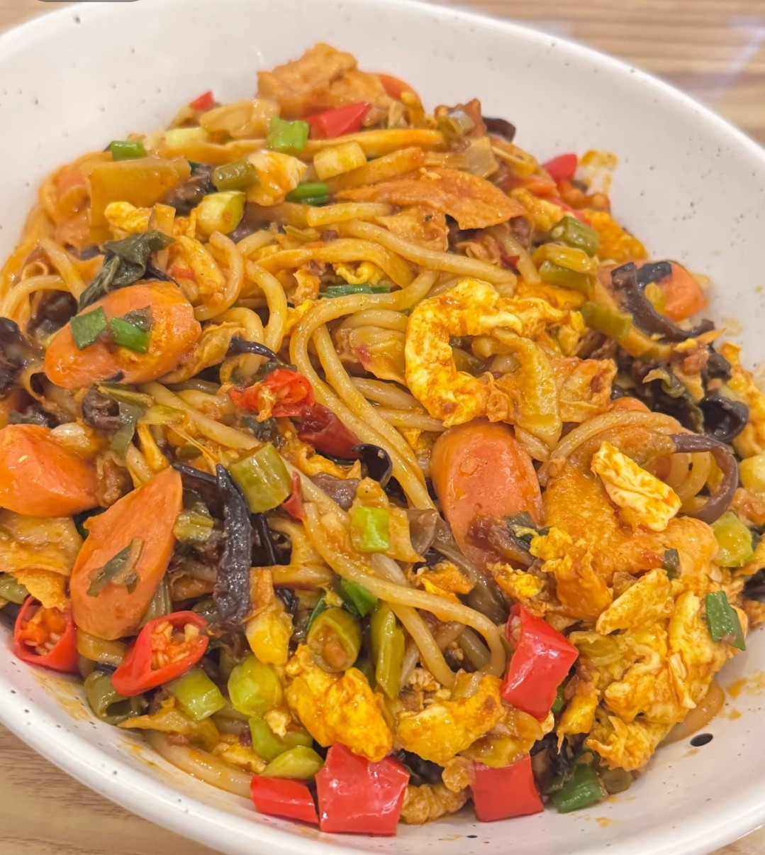 今天吃了一顿炒螺蛳粉，才发现炒的螺蛳粉怎么这么美味