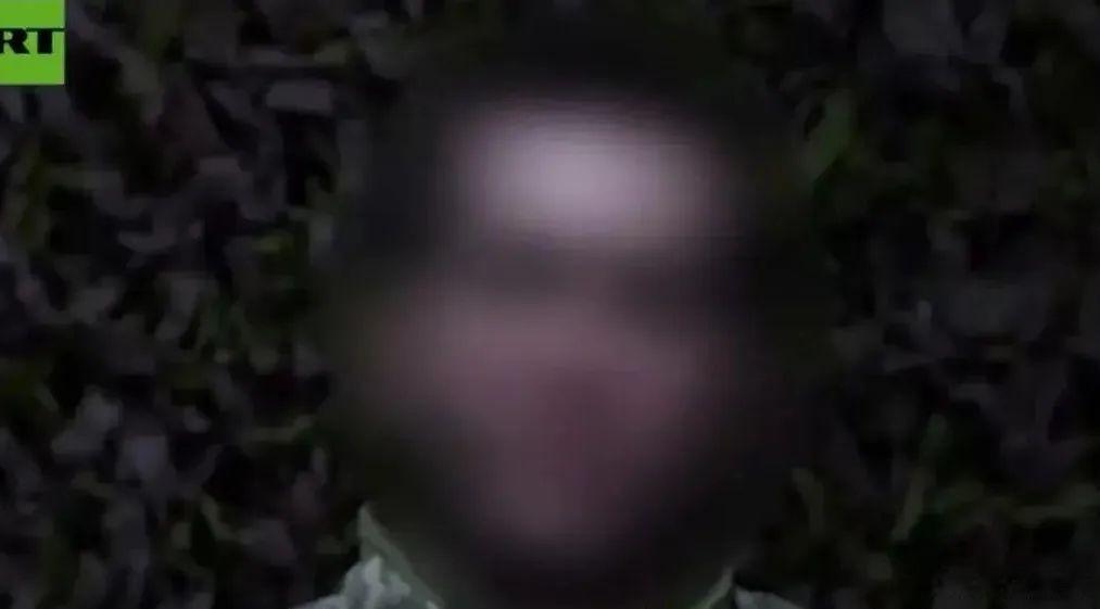 乌克兰这仗打不下去了！乌军士兵击毙指挥官后，穿越火线投奔俄军哈尔科夫前线，炮火