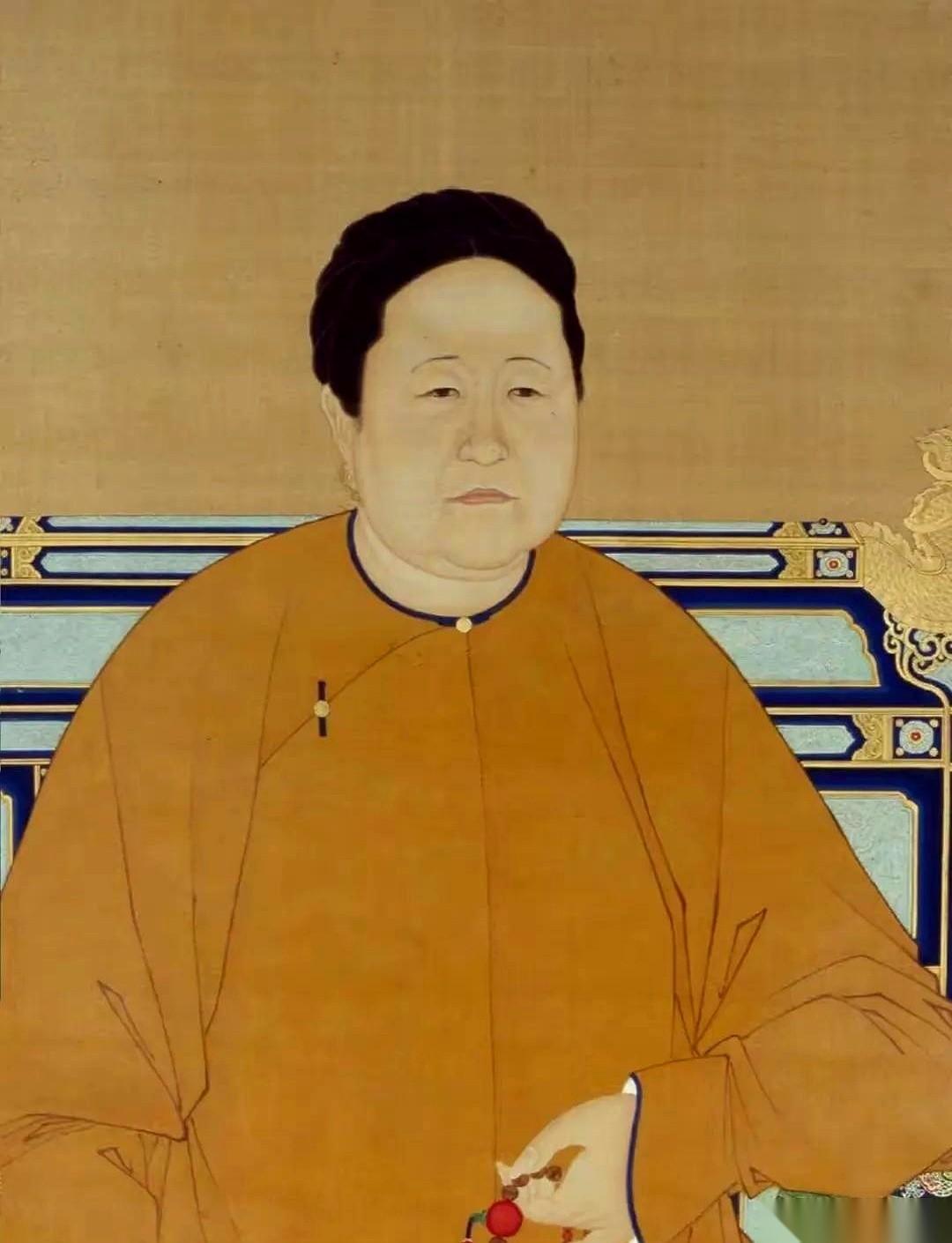老太太前脚刚走，后脚他就下令，把你生前最爱住的五个院-子，全给我拆了。棺材也别