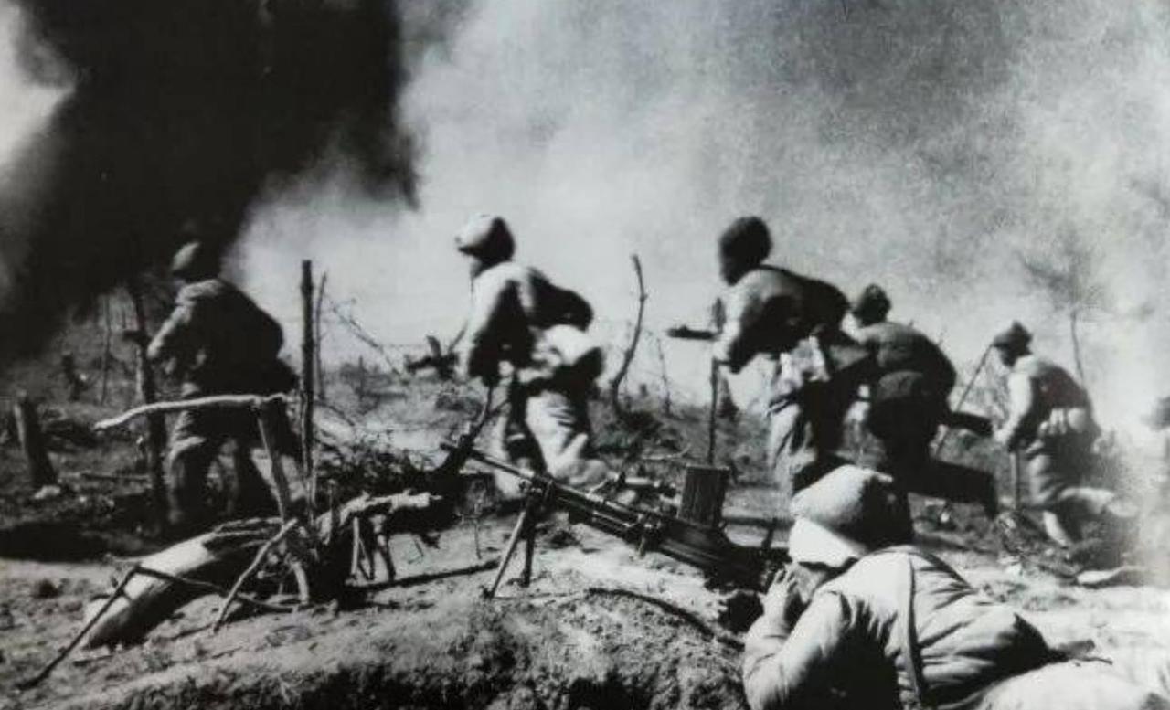 1947年，东北民主联军召开了一次会议，野司司令登台讲：“上级命令下达后，部队要