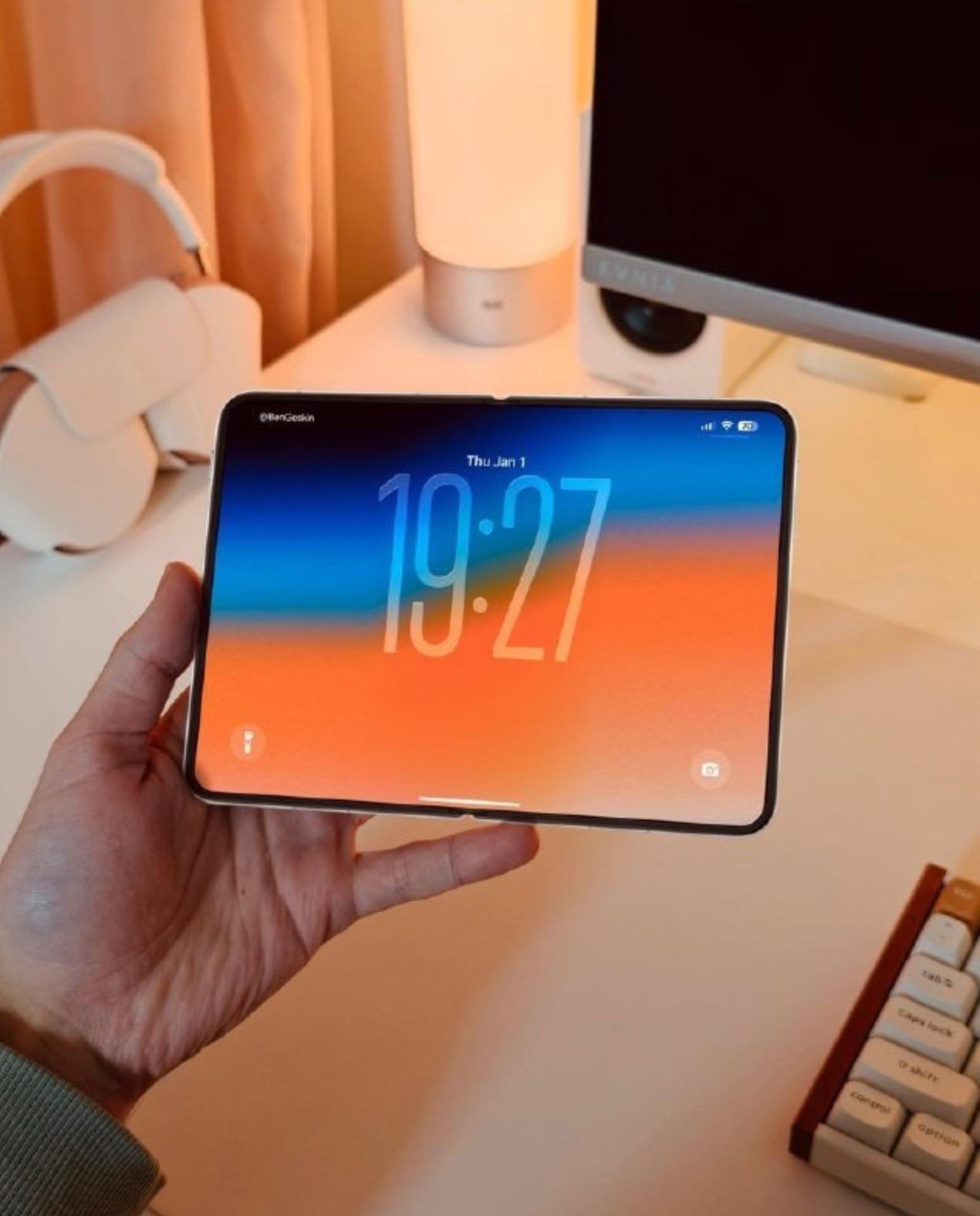 2026年9月，苹果会发布其首款折叠iPhone，概念图都做好了，比例像Fin