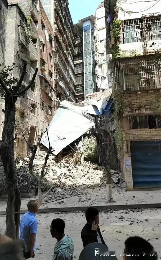 老楼加梯，加梯公司做贼心虚，赚完暴利就注销公司，直接跑路，留下的只是一地鸡毛！