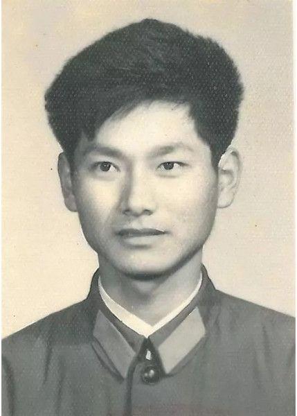 老山前线1984年7月7号凌晨，越军摸黑偷袭，刘贵彦所在的雷达分队被打了个措手不