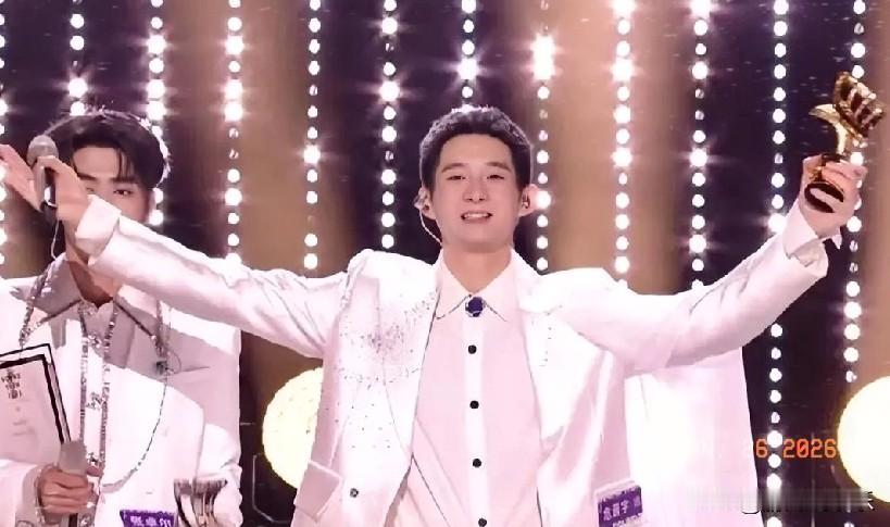 《声鸣远扬2025》巅峰之夜：危晋宇荣耀加冕，未来可期！《声鸣远扬2025》