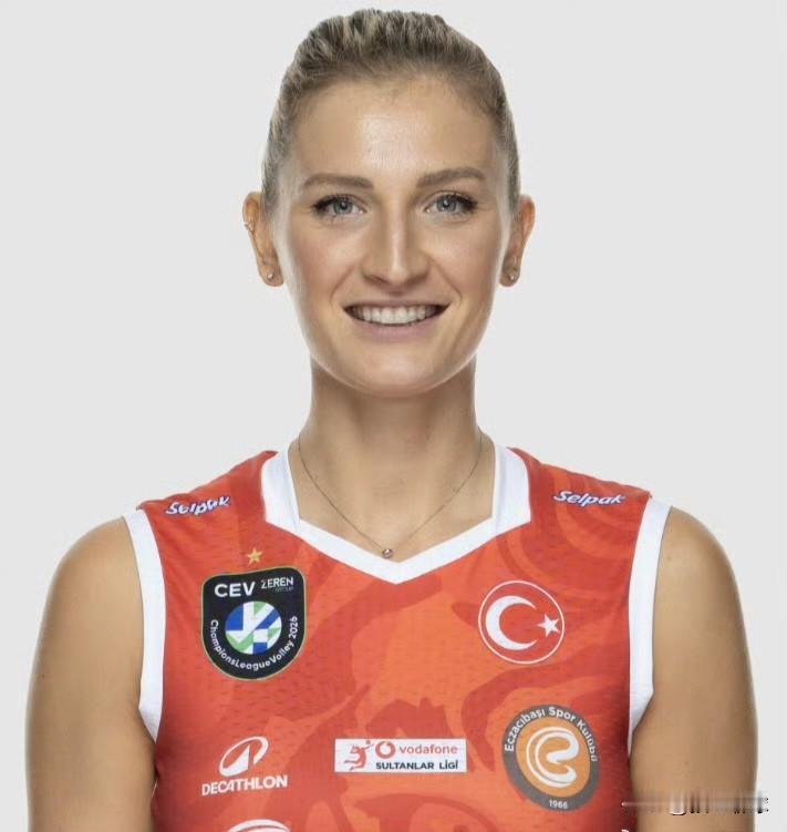 转会传闻一则——土耳其🇹🇷女排联赛赛季进行期间，转会市场出现引人关注的新动态