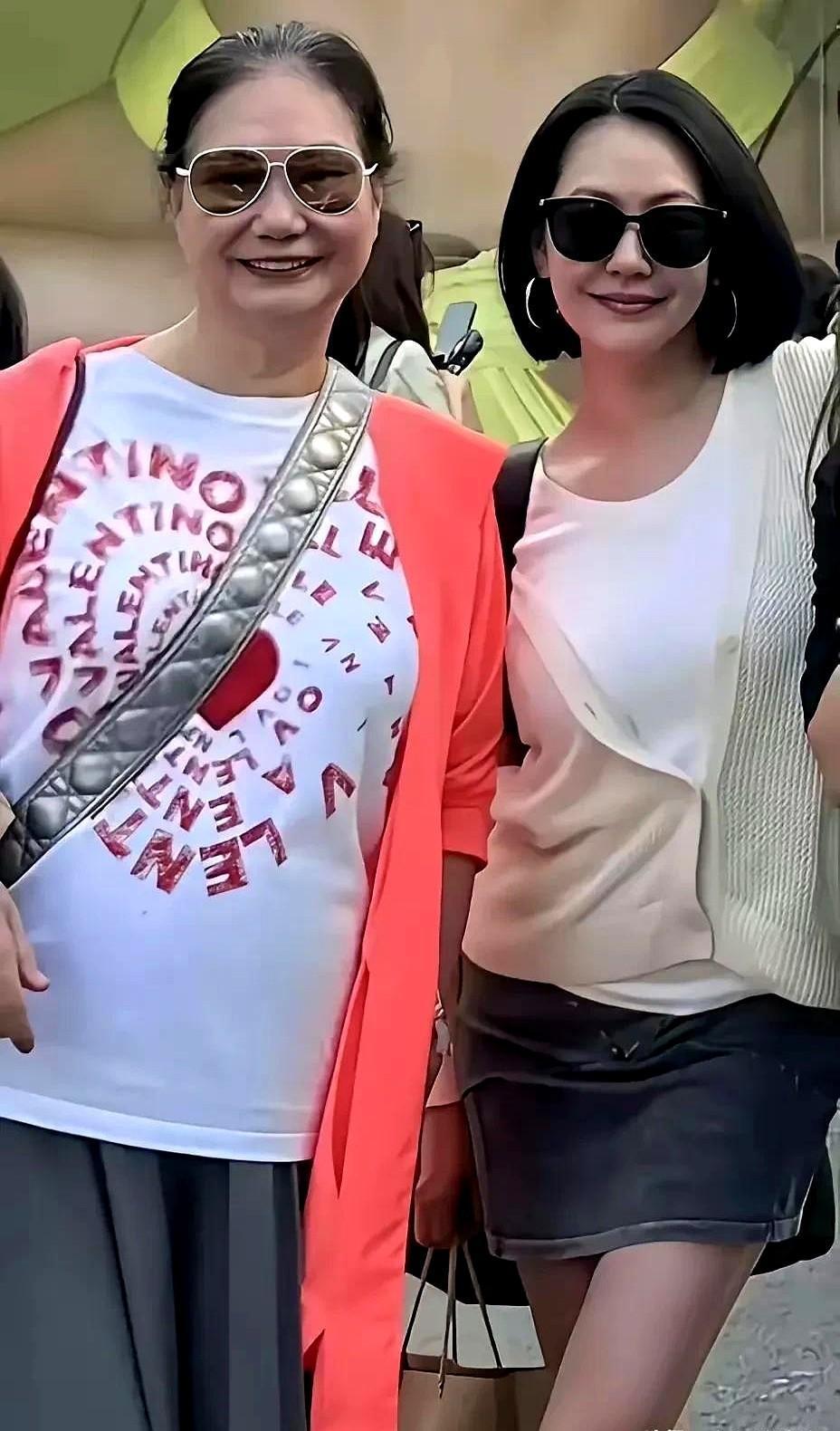 娱乐圈总有些让人看不懂的迷之操作。最近小曲线姐妹家的连续剧又更新了，看得人直