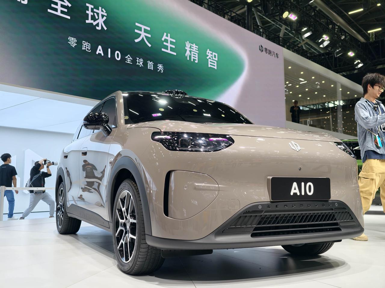 零跑A10杀疯了！6万多就能拿下带激光雷达的全球车，零跑这次是真不给对手留