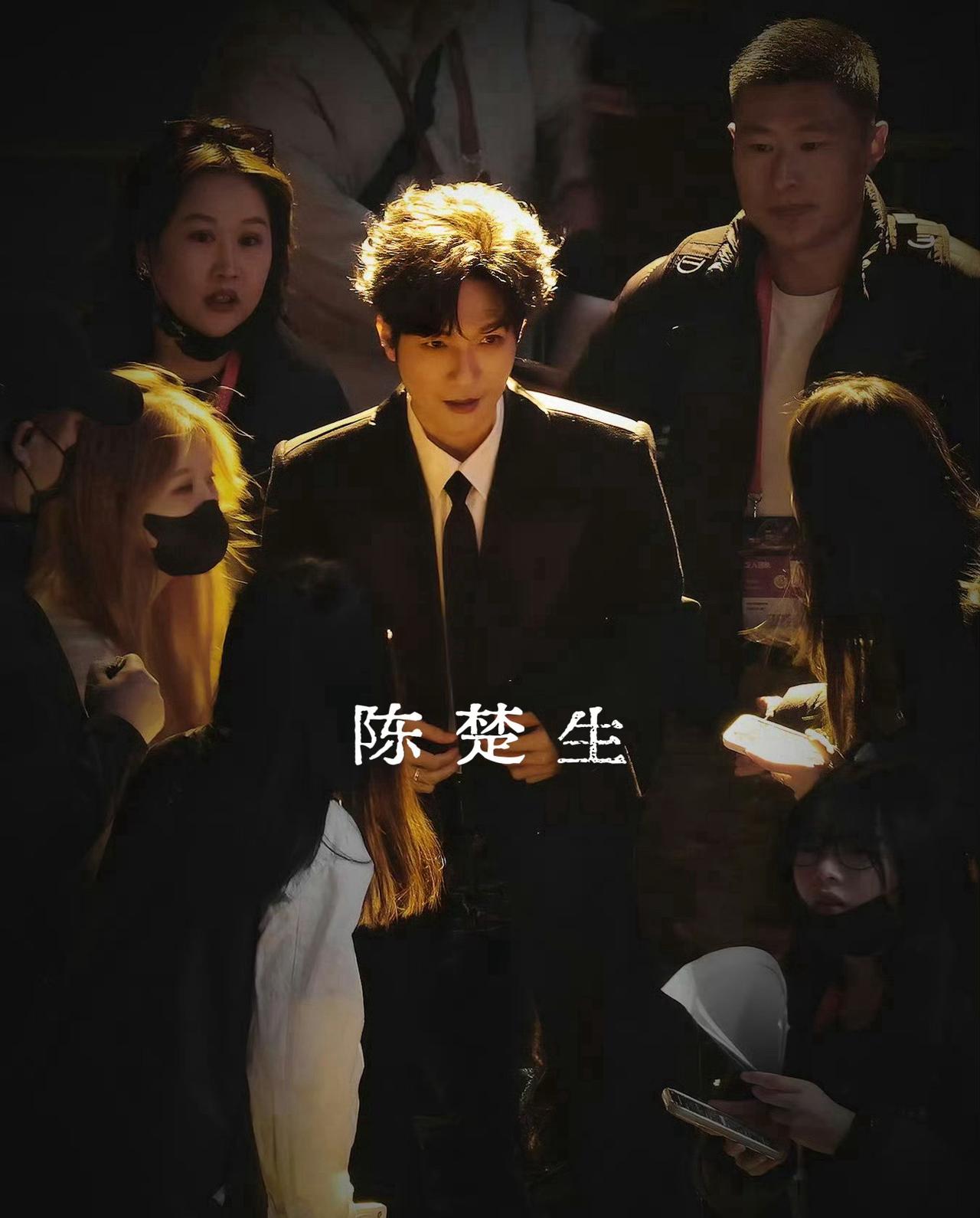 今晚《歌手》舞台，让歌王陈楚生的含金量再次得以认证和提升。胡彦斌的改编再花哨，