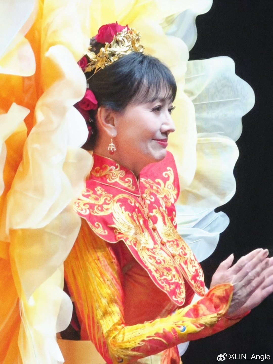 #赵雅芝#女皇既视感| 一出场便是满堂富贵#赵雅芝##北京时装周#​