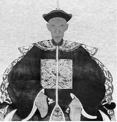 1750年，乾隆生病，皇家太医们治了很久却没有好转，一乡下郎中把脉后，大哭道，“