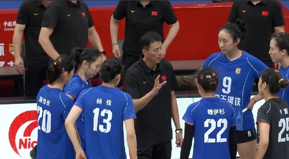 江苏女排只要和福建比赛，尤其小组赛，那肯定会大战五局，这不，剧本再次上演了。今