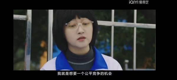 #司晓迪曝鹿晗给她花了不止8888元#关晓彤氛围感生图流出，怎么和精修长得不一样[哭哭][哭哭][哭