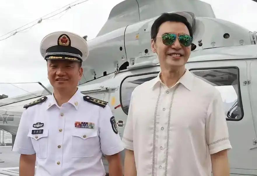 钟镇涛，激动发文！7月4号下午，钟镇涛在社交账号上连发了六张照片，字里行间全