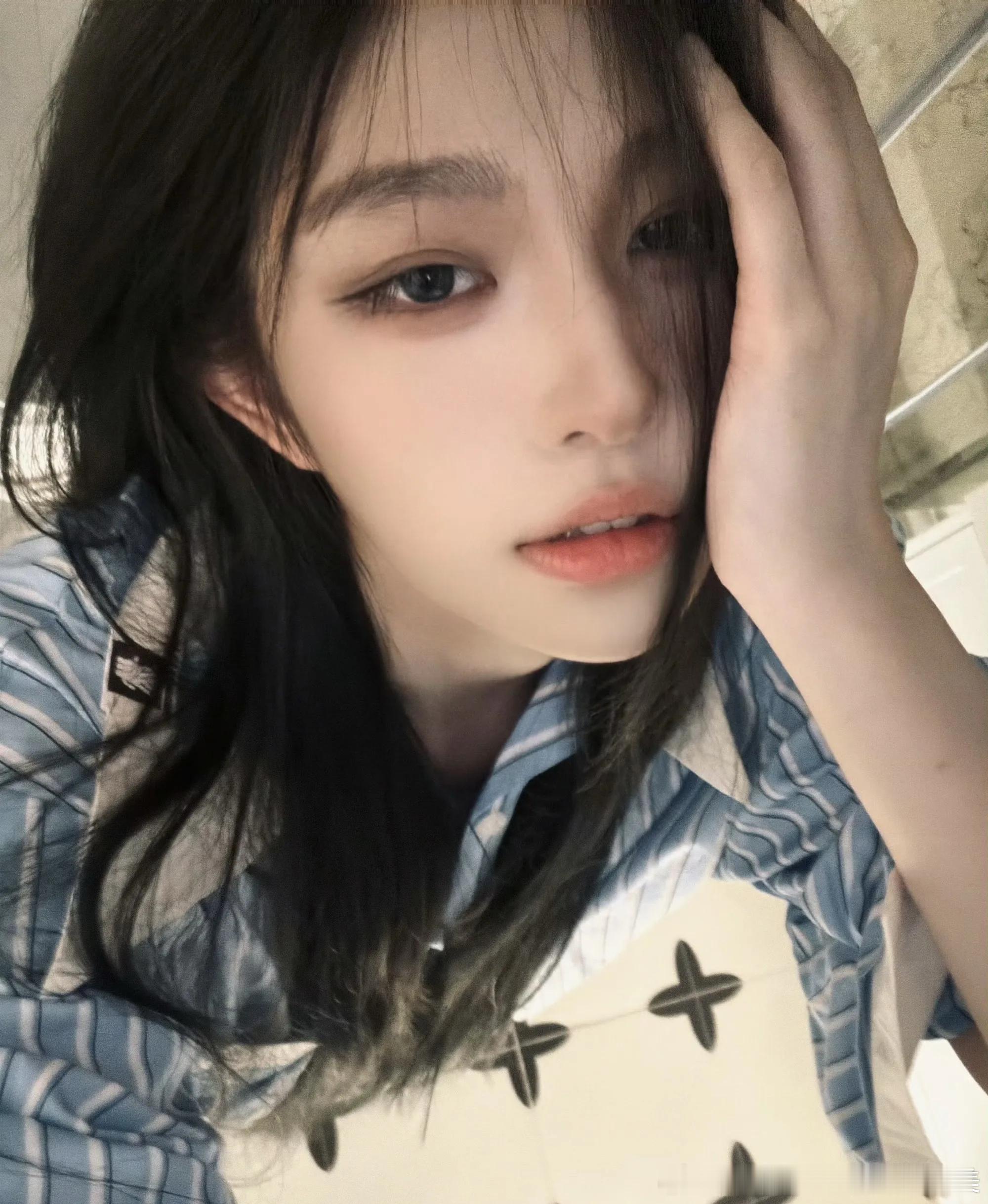 #一个优雅的挑水人#嘴角梨涡上扬酒窝荡漾🌟少年正在续写她梦想旅途的篇章🌹世界之大千万里🪐沿途总