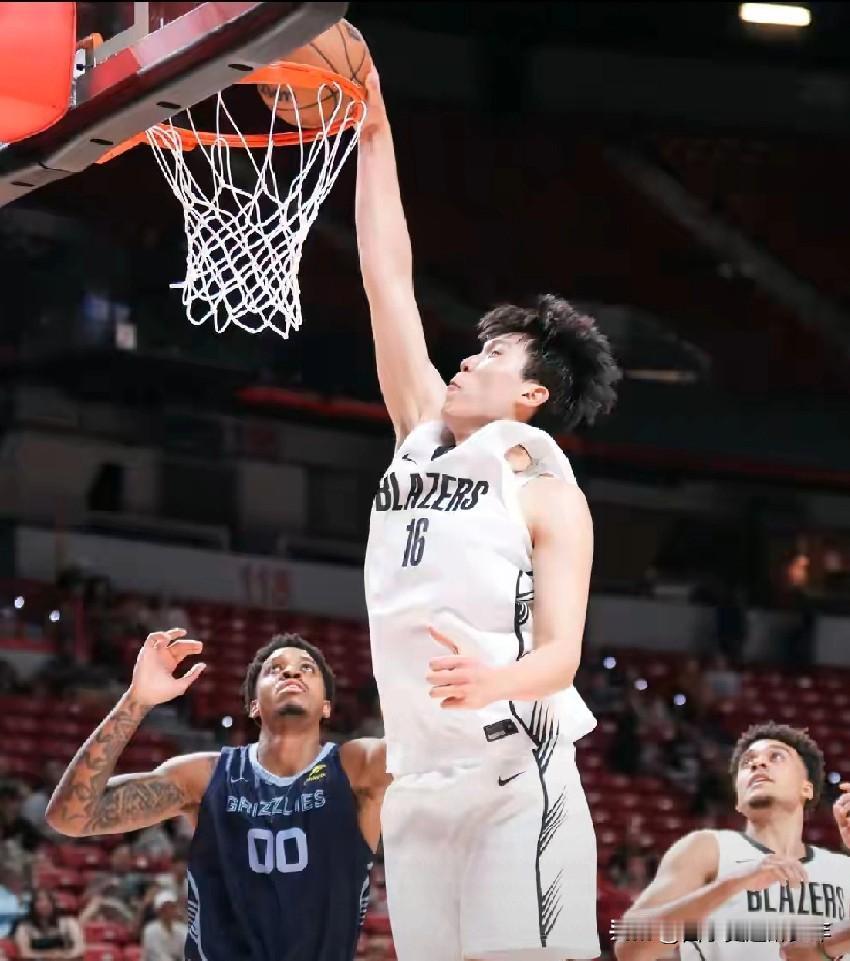 杨瀚森的虚夸泡沫彻底灭了,刚刚起步,就想鱼和熊掌兼得,那可能吗?天赋,天赋异禀了