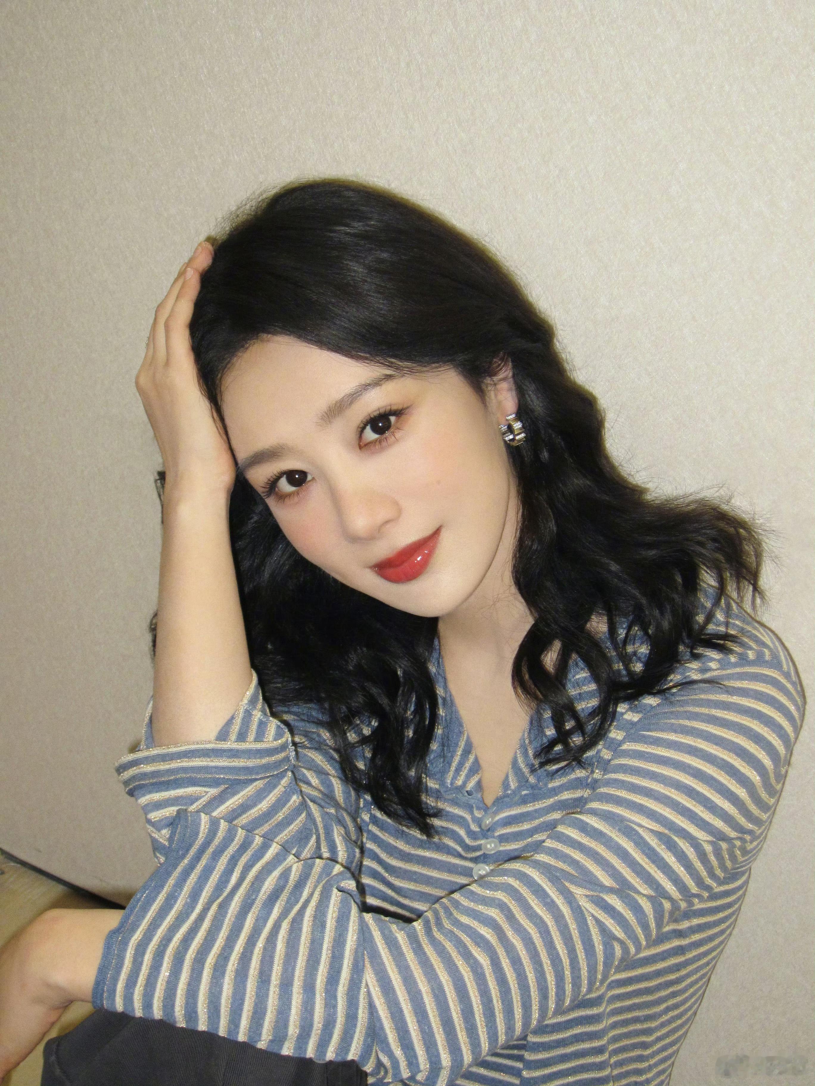 杨紫其实紫的私服都挺好看的，超简风，大气沉稳的感觉