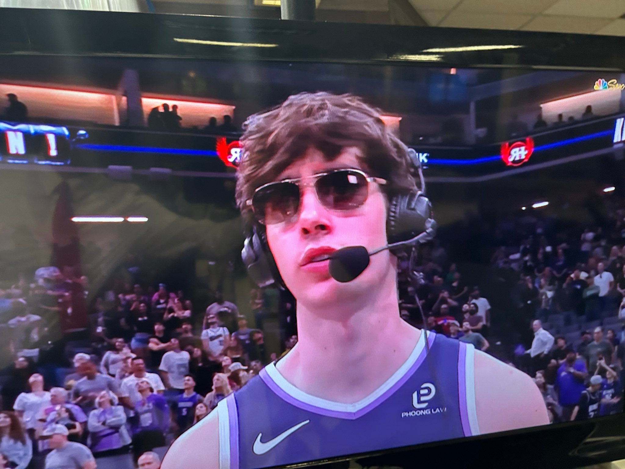 哈哈哈哈室友好自信！雷诺：马刺有文班亚马，掘金有约基奇，而国王有我