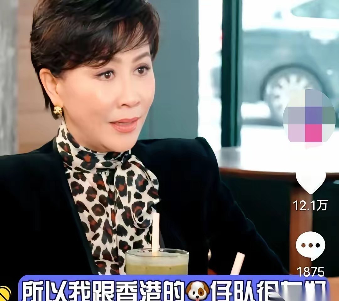 何超莲那句话一出来，我直接愣住了。她说，“我跟香港的狗仔关系超好，我会跟他们说，