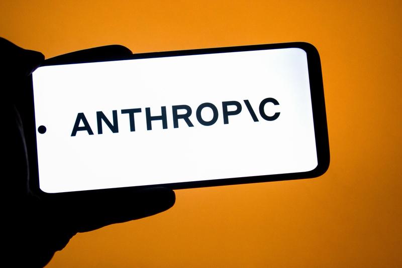 4月10日，美媒报道，美国财长贝森特与美联储主席鲍威尔紧急召集华尔街领袖开会，会