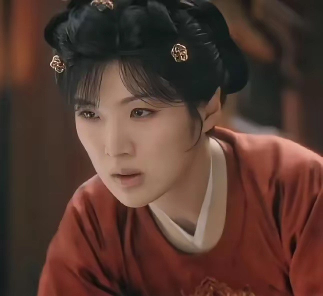 你们没看错，这真是华为二公主姚安娜，在白鹿主演的唐宫奇案里演裴愈。剧里。她演一位