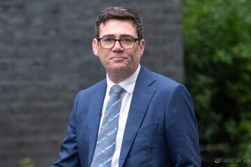 英国新首相上台48小时，就把国家卖给了美国！安迪·伯纳姆，英国五年里的第五位