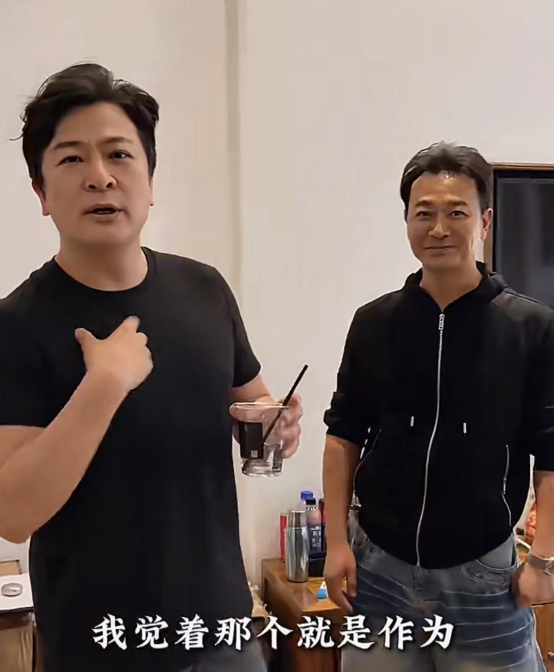 于毅：吴樾兄，又见面了，咱俩这合影估计都能凑个“真假美猴王”专辑了。吴樾：可