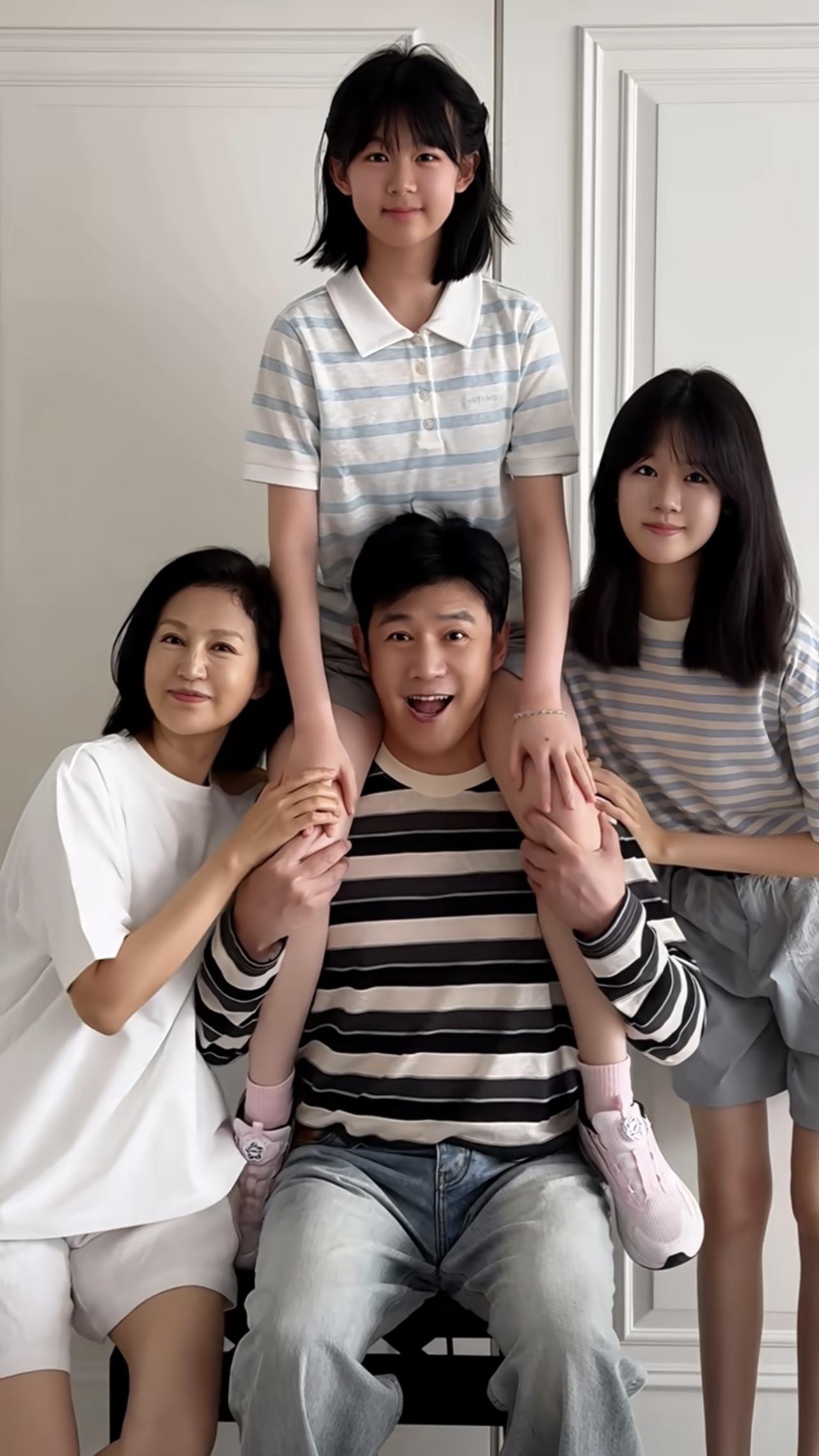 6月21日，陆毅与鲍蕾同晒一家四口，夫妻俩把俩女儿养得很好啊！还记得贝儿小时