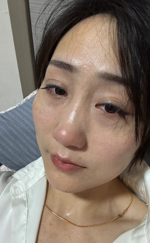 邻居的老婆外面有人了，跟他离了婚，老婆啥也没要，净身出户，就连孩子也不要，离开的