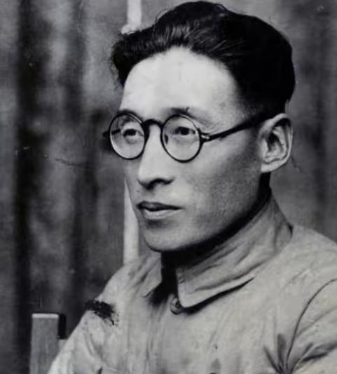 1949年，徐梦秋走投无路找刘伯承，刘伯承不敢做主，将此事上报给了毛主席。毛主席