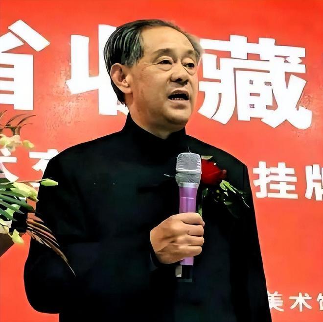 给大家讲个故事，就可以证明徐湖平这个人爱不爱钱，当年他任南京博物院院长，主持泗阳