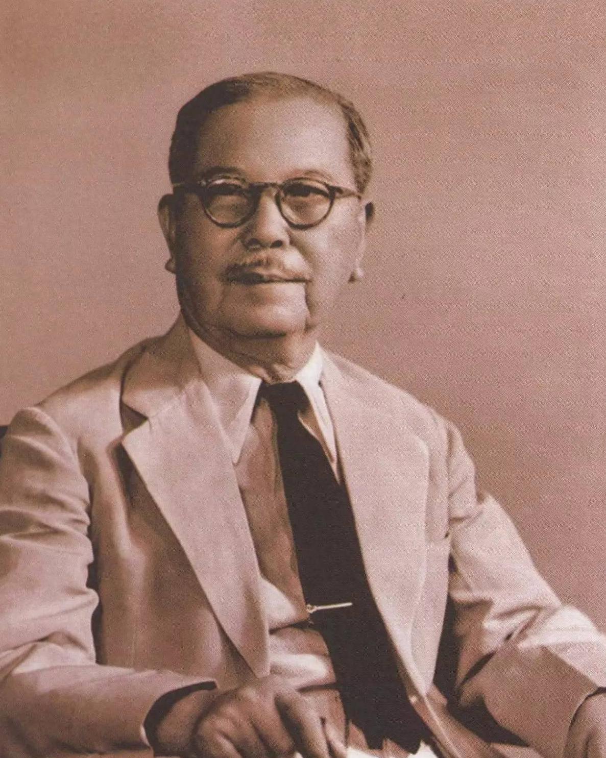 延安时期，毛主席宴请陈嘉庚，菜刚端上桌主席笑道：我买不起肉啊1940年6月1日
