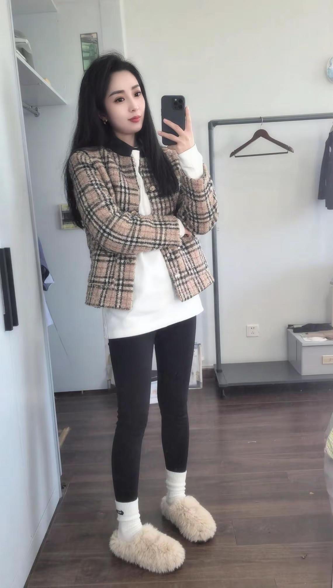 生长于山里的子民若渴望海，是因为山藏起了一切而海毫无保留地展示于眼前，因此对于付