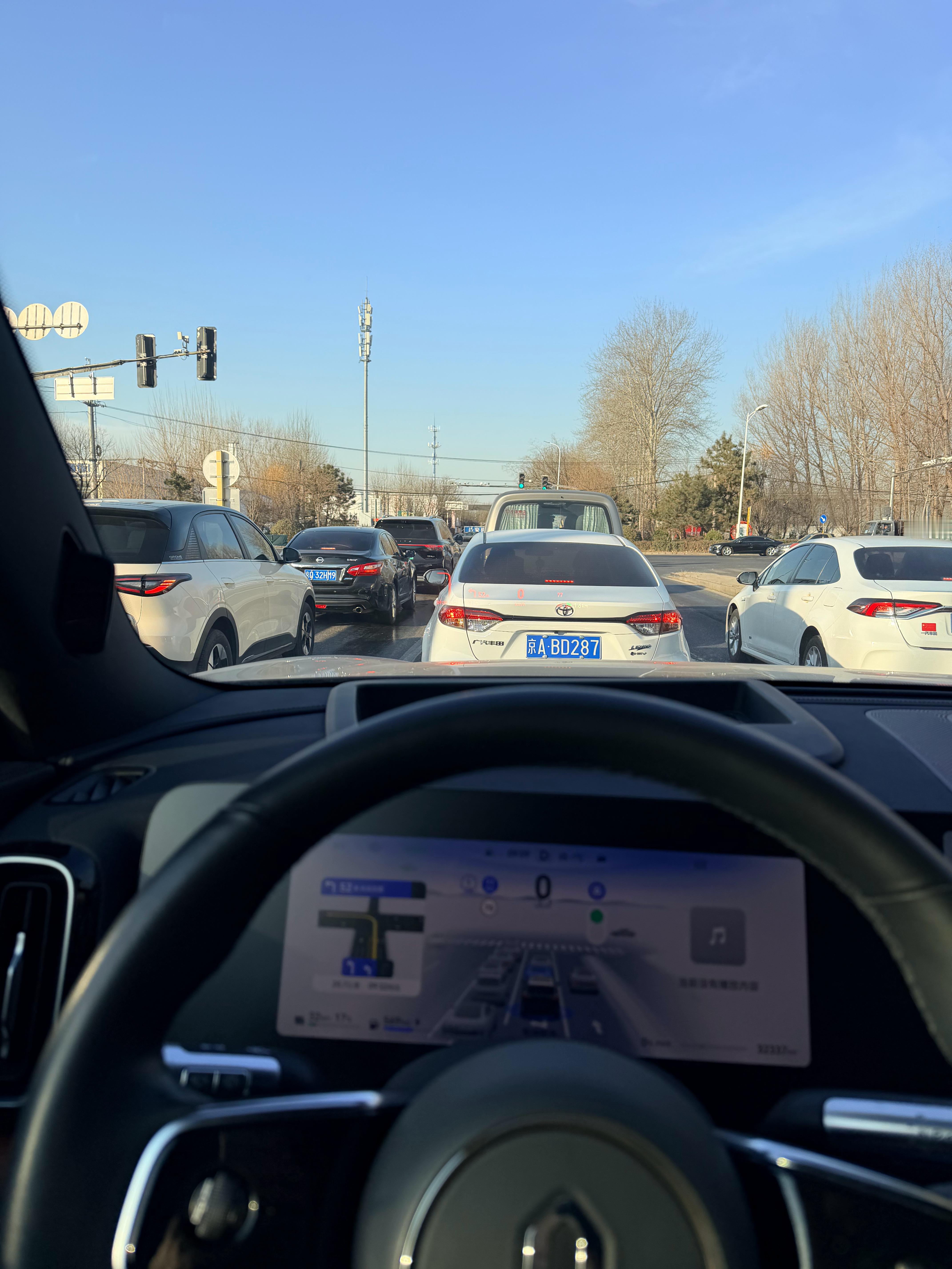 遇到的车友太多了，还都是新款过几天我也去升级一个小蓝灯问界m9