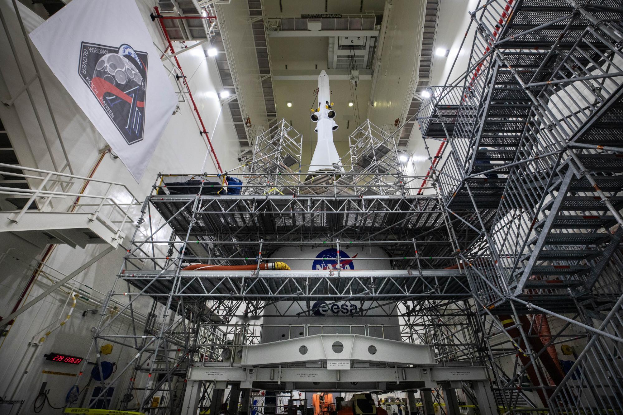 太空发射系统(SLS)​逃逸塔与猎户座飞船已经完成对接，计划于2026年4月发