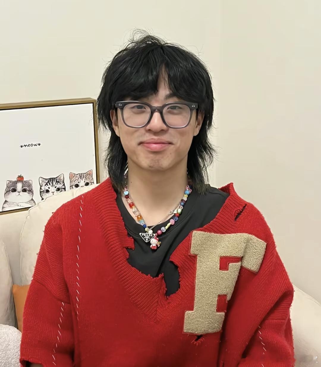 说唱歌手孩子王Jake在美国遭遇严重车祸去世，终年28岁。其母亲发布讣告：“爱子