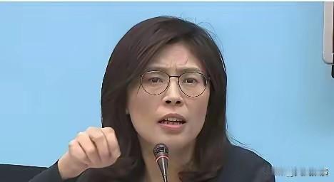 国民党主席郑丽文26日松口：个人最想明年上半年访陆，但大陆得先递邀请函，还得“对