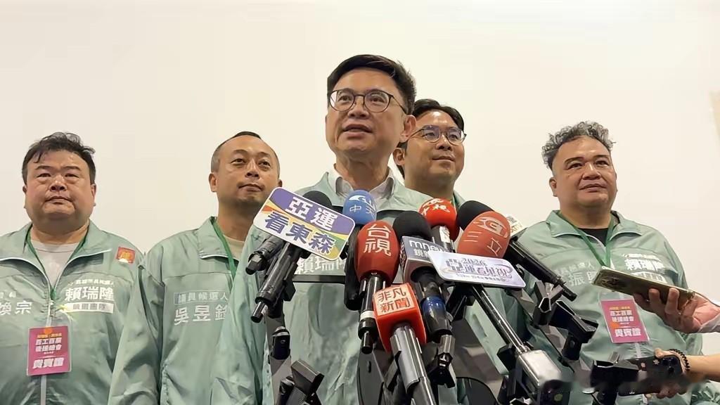 柯志恩中了陈其迈的离间之计！聊湾区看世界的盘点如下：第一，近期柯文哲陪同柯志