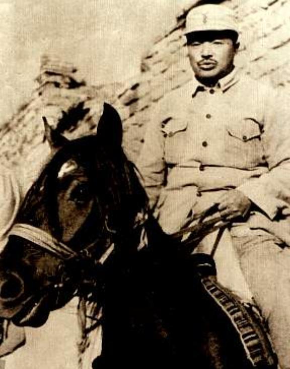 1947年，我军截获了一匹战马，然而当贺龙在得知这匹马的特征后，心中大惊，他当即