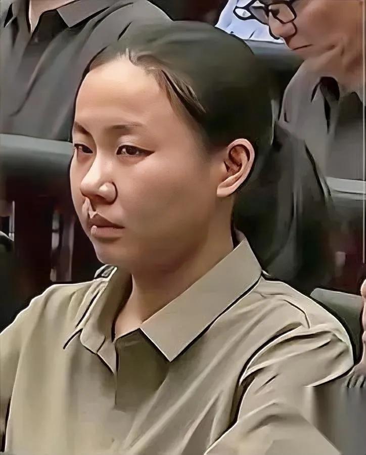 29岁姑娘被判死刑那天我盯着屏幕里她的眼泪突然觉得“后悔”这俩字，跟纸一