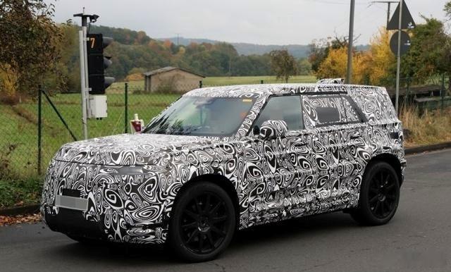 将于2025年以纯电形式回归，并选择中国作为全球首发市场。新车基于奇瑞E0X平台