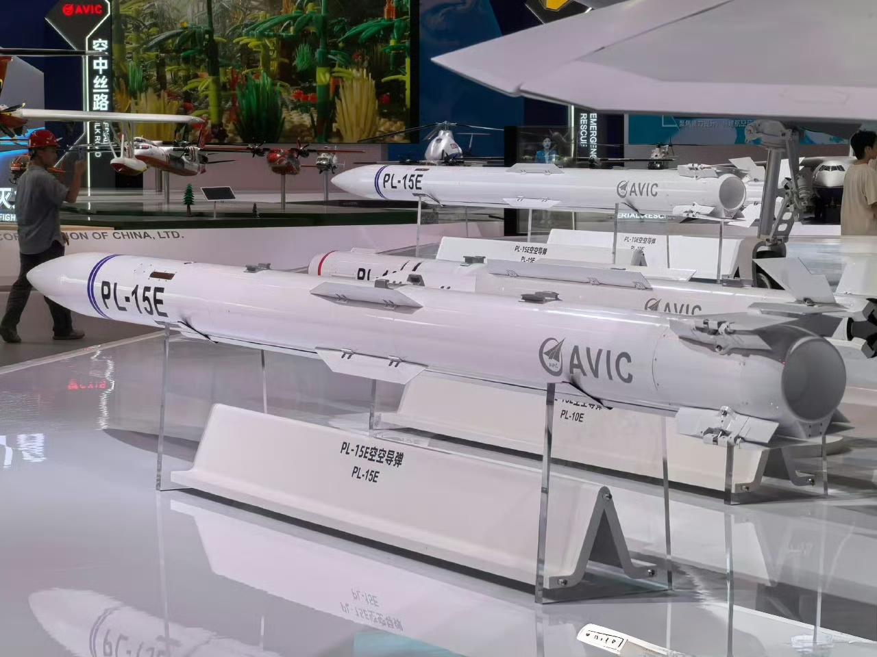 折叠导弹翼版"霹雳-15E"出口型空空导弹，配合歼-35出口型的吧​​​折