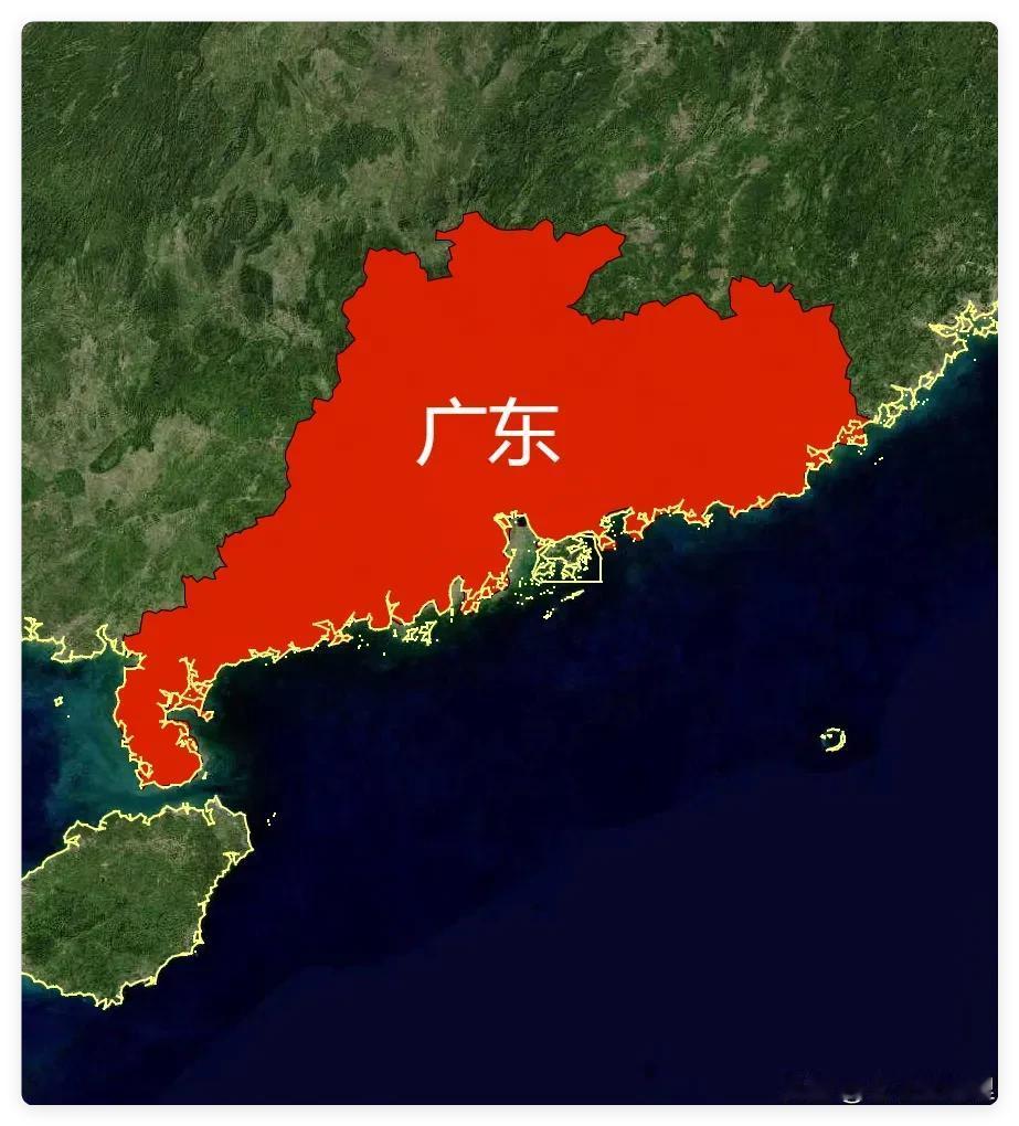 广东人不是饭量小吗？为啥粽子这么大？你见过比脸还大的粽子吗？上周收到肇庆朋友