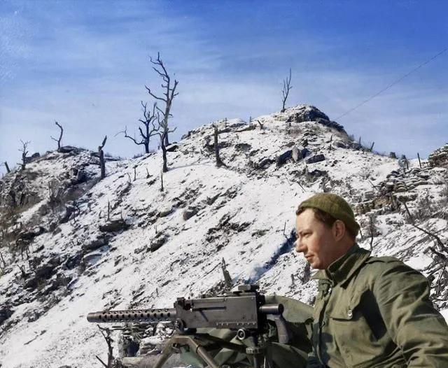 重机枪杀伤力有多大？这么说吧，10里路之外打中人都是碎肉渣子，三八大盖有效射程4