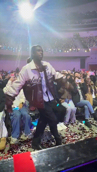 郭富城现身苏州巡演，没搞什么特别大的舞美，但现场气氛非常炸裂。最精彩的一