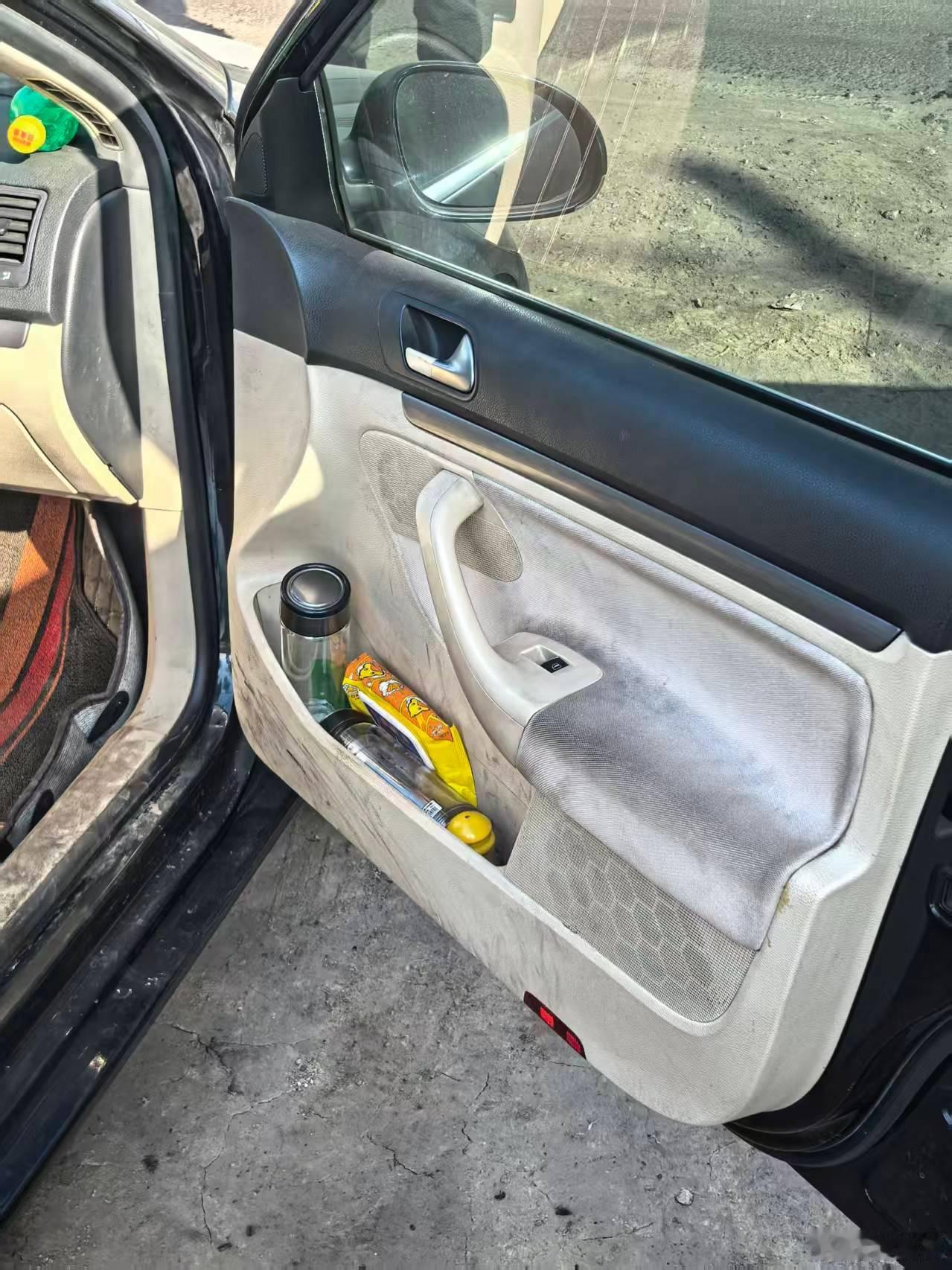 几个月前卖了一台10年只有2万公里的孤品速腾依然记得这台车当时新车膜都在