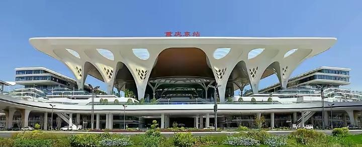 事情要从马斯克说起。刚从中国回去，这位全球首富在社交平台X上干了一件让人摸不着头