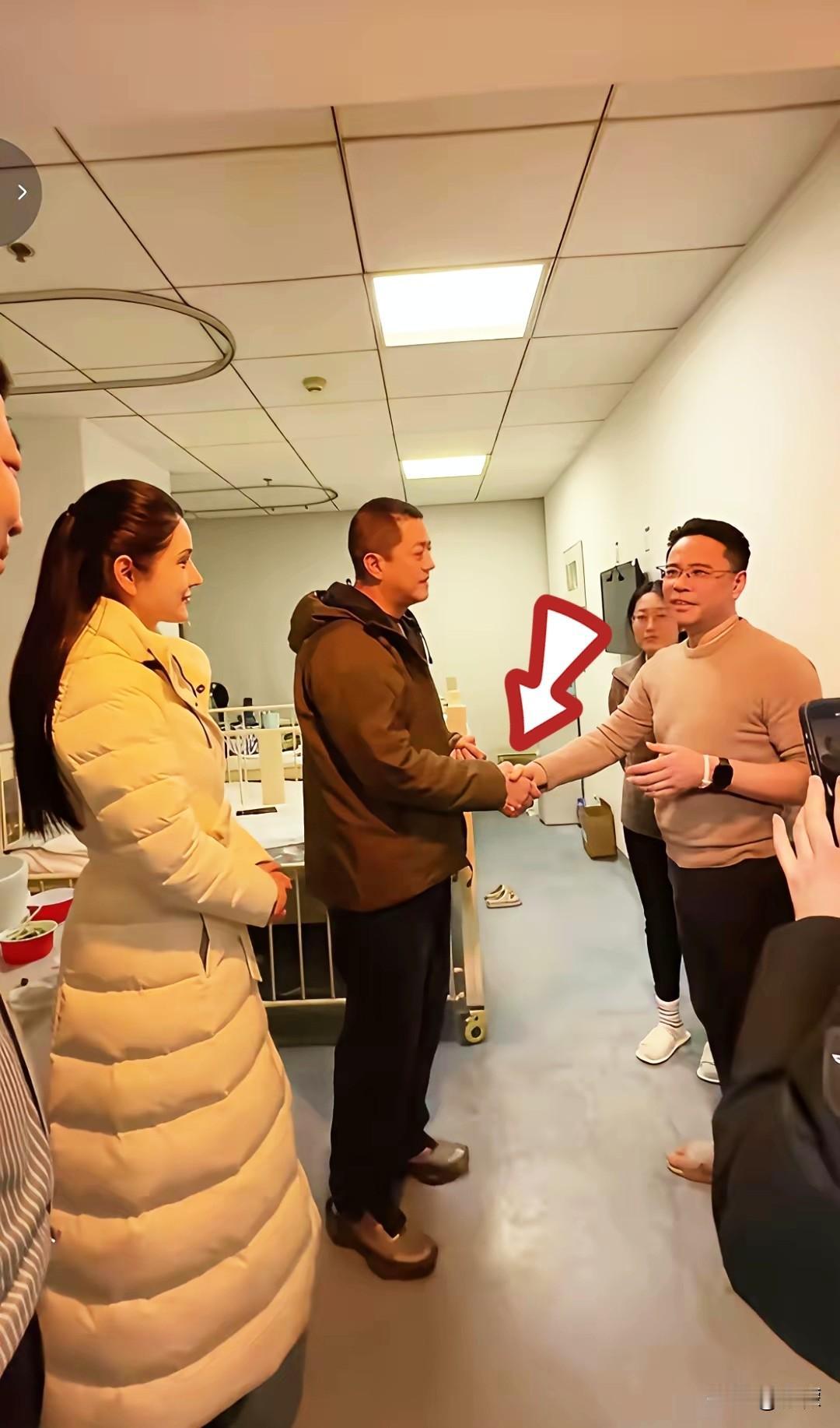 比捐款更触动我的，是这位病患儿童的父母！他说自己条件还能负担得起手术费，所以